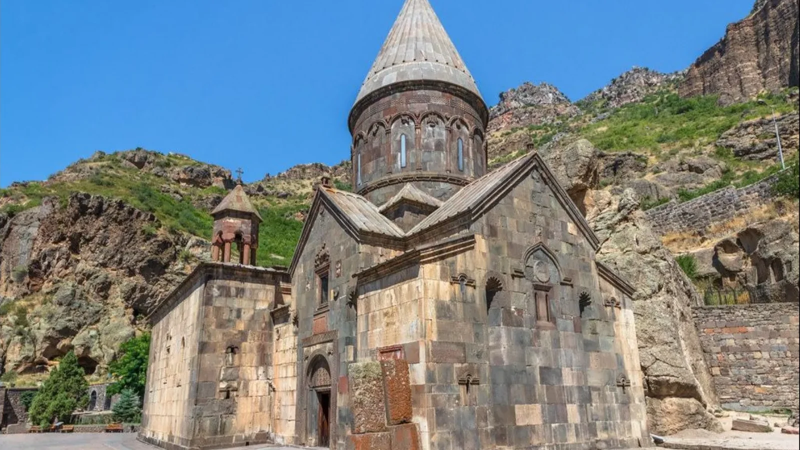 Храм Гарни